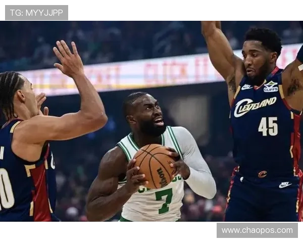 普理查德表现稳定17投7中三分8投3中贡献19分外加4篮板3助攻1抢断